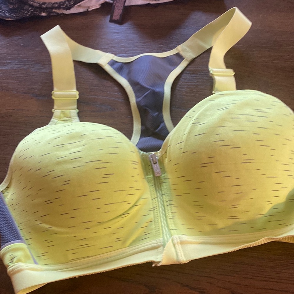 Victoria’s sports bra front zip